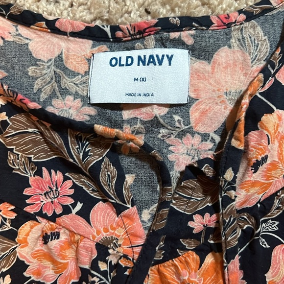 Old Navy Girls Floral Dress. Size Medium (8) - Picture 3 of 11